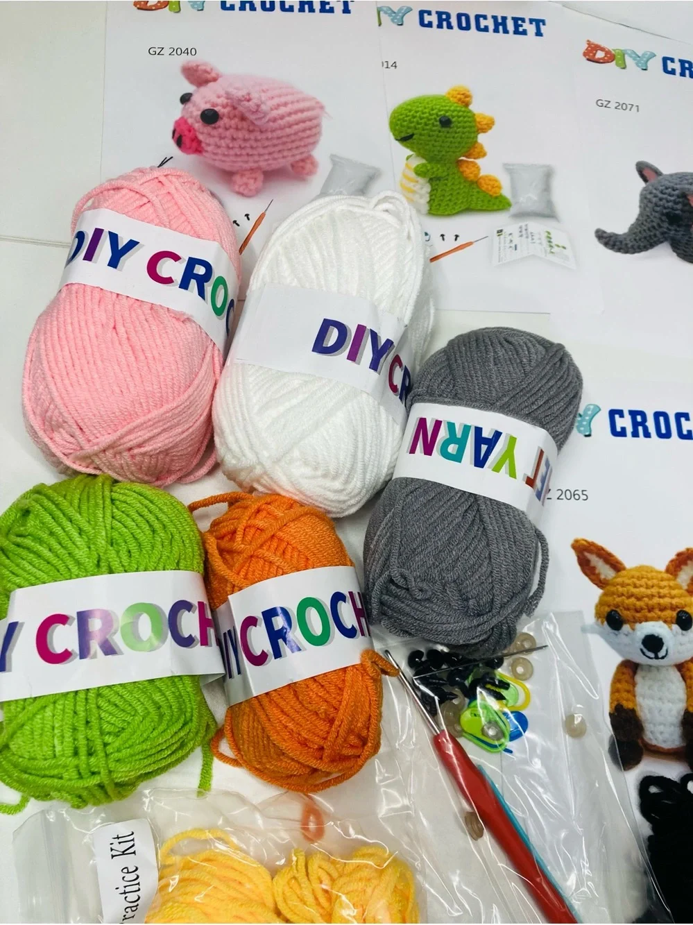 DIY Crochet Amigurumi Plush Toys - EVERYTHING YOU NEED Patterns for‎ 7 Animals